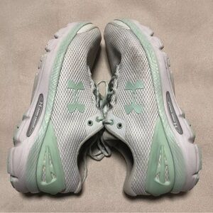 Under Armour Running Shoes Womens Size 7 Charged Gemini 2020 White Green